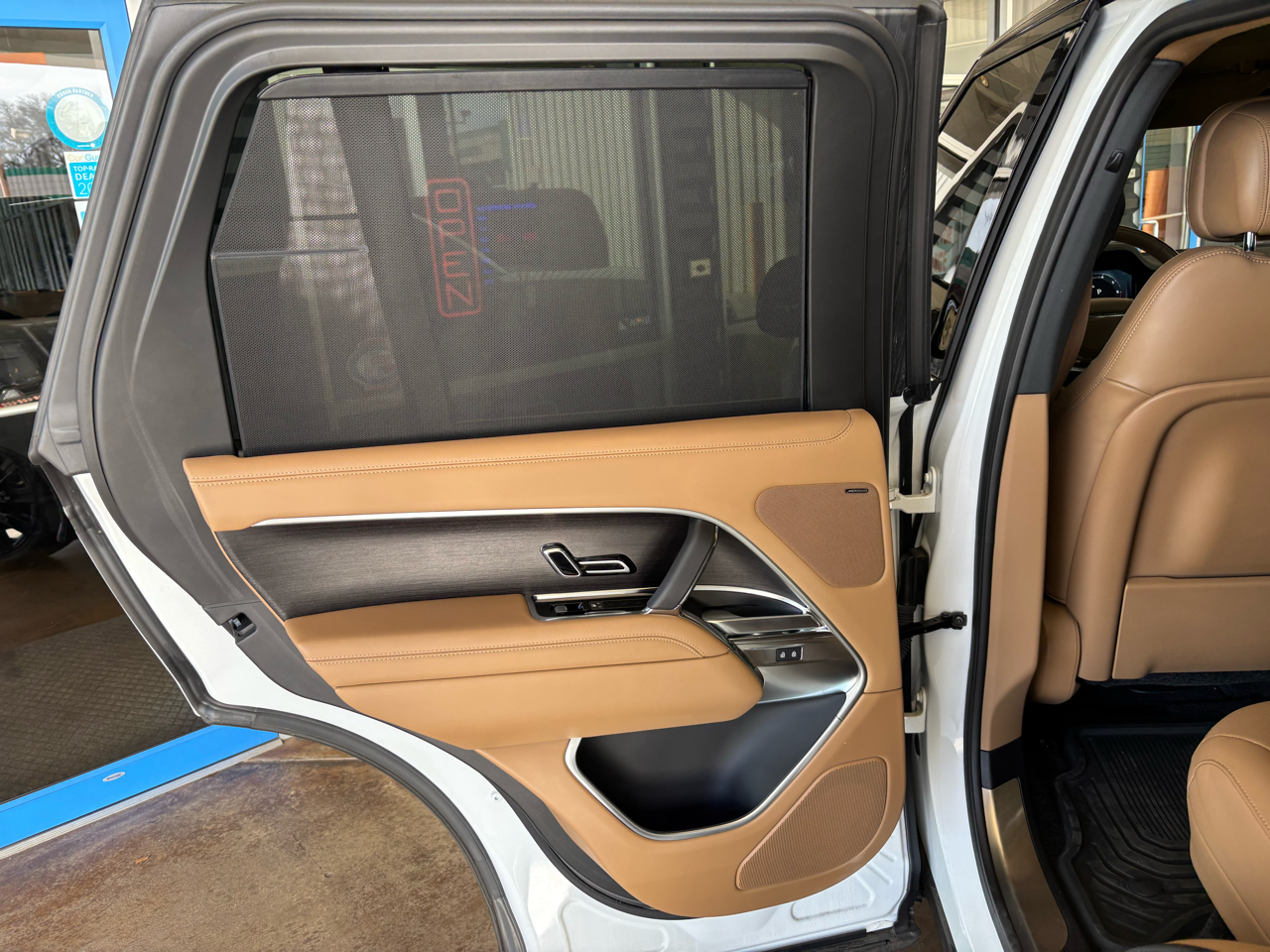 Land Rover Range Rover P400 SE SWB 2023