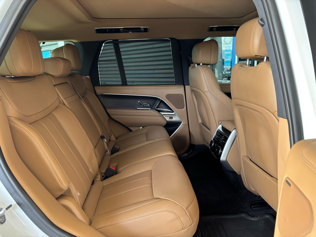 Land Rover Range Rover P400 SE SWB 2023