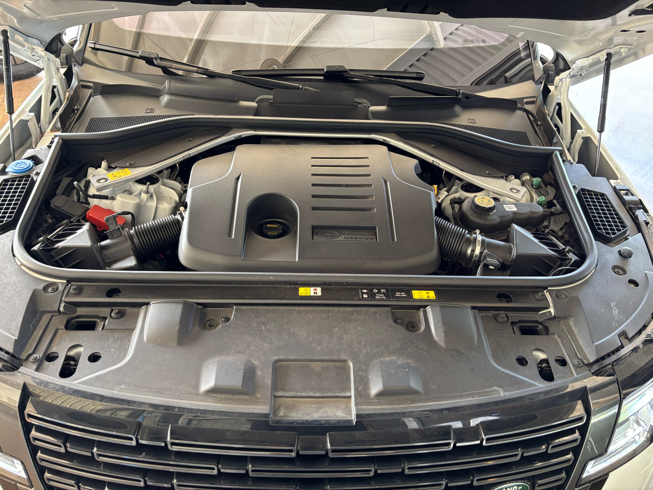 Land Rover Range Rover P400 SE SWB 2023