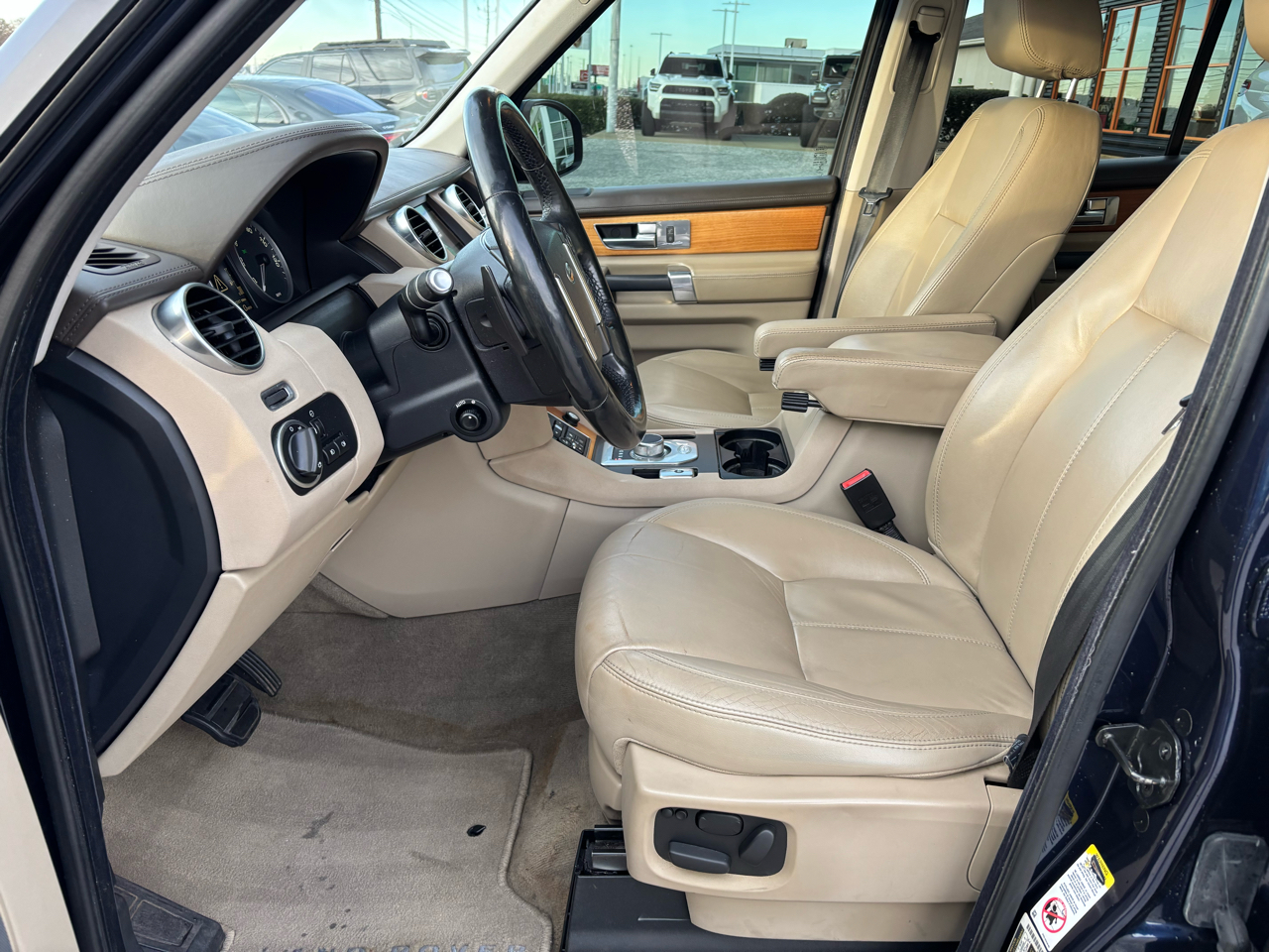 Land Rover LR4 4WD 4dr LUX 2014