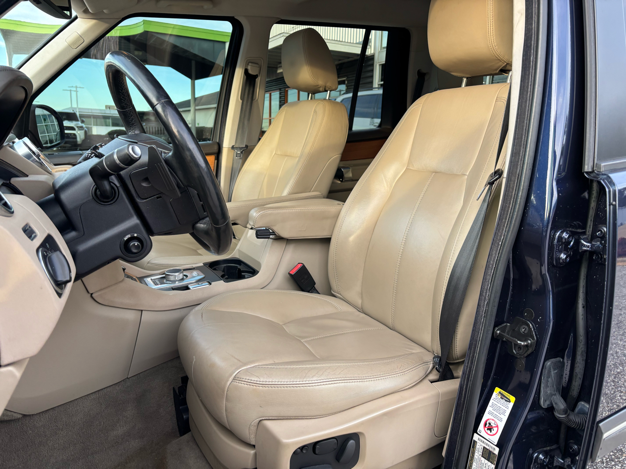 Land Rover LR4 4WD 4dr LUX 2014