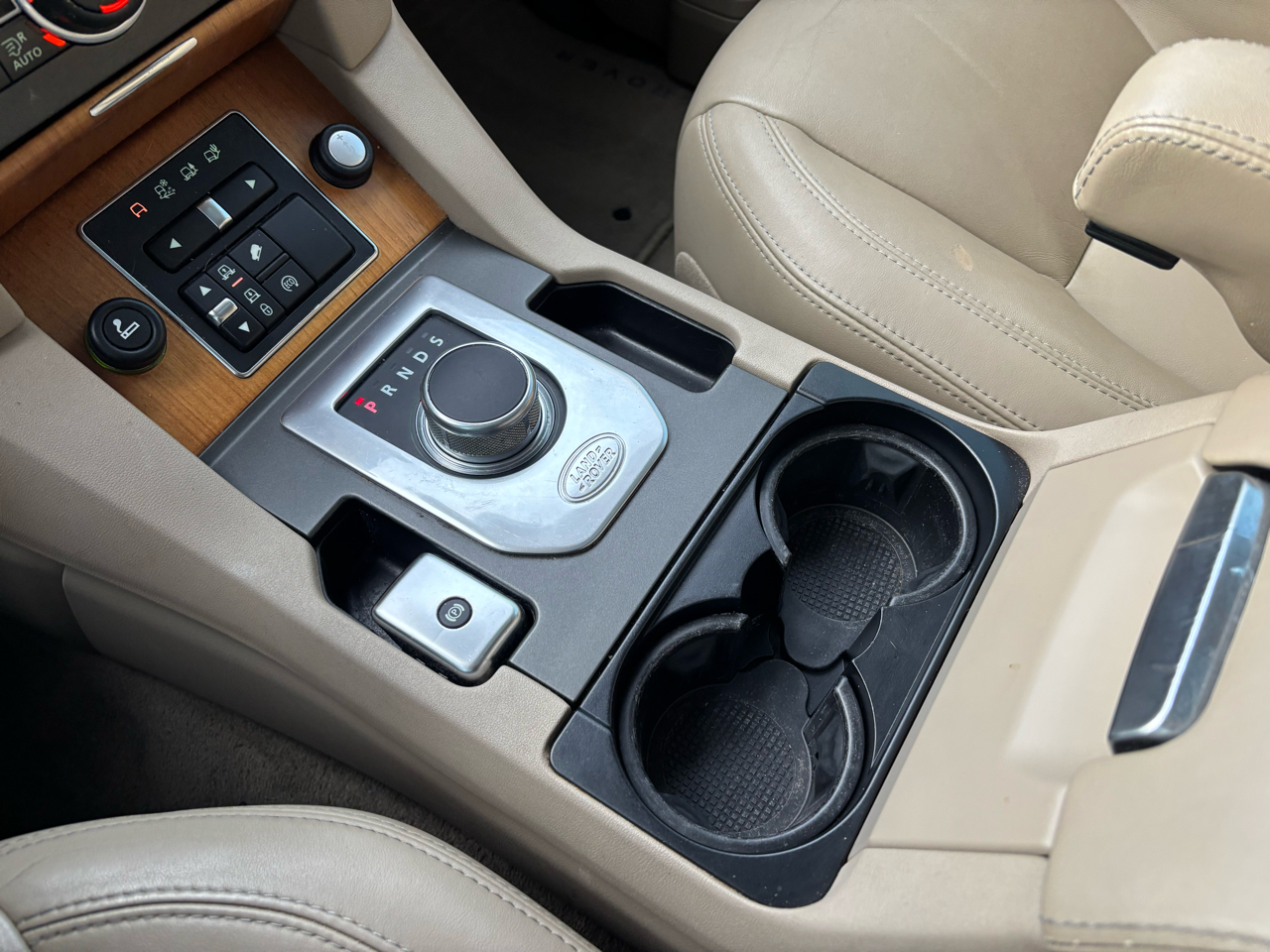 Land Rover LR4 4WD 4dr LUX 2014