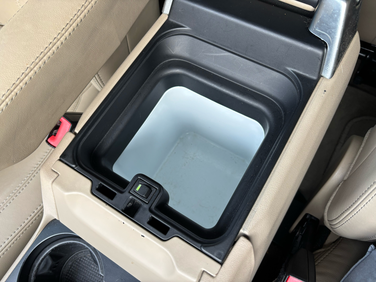 Land Rover LR4 4WD 4dr LUX 2014