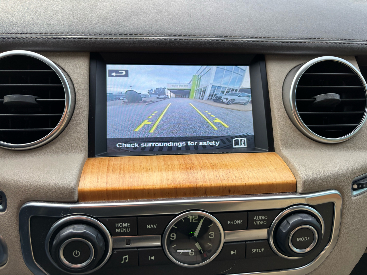 Land Rover LR4 4WD 4dr LUX 2014