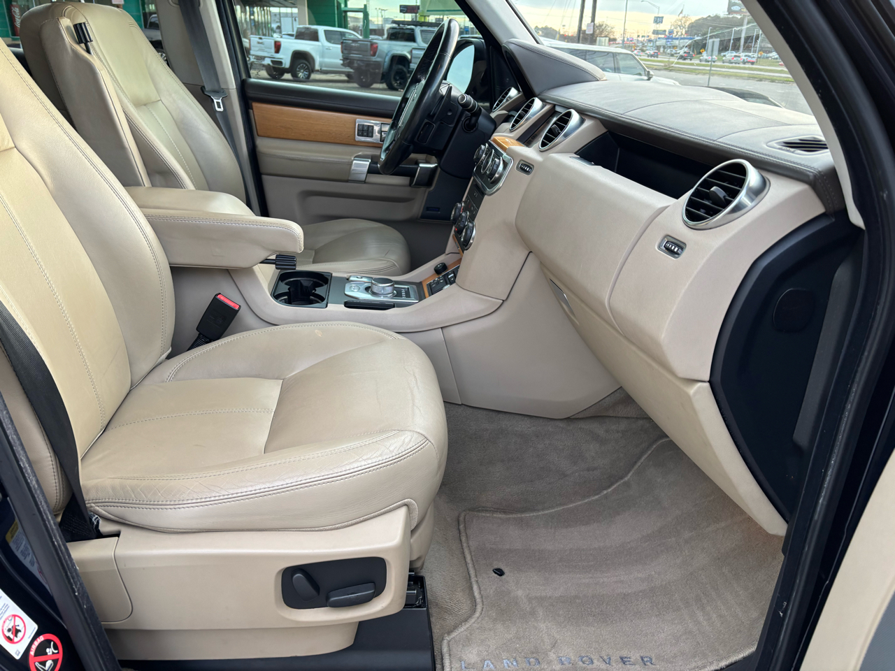 Land Rover LR4 4WD 4dr LUX 2014