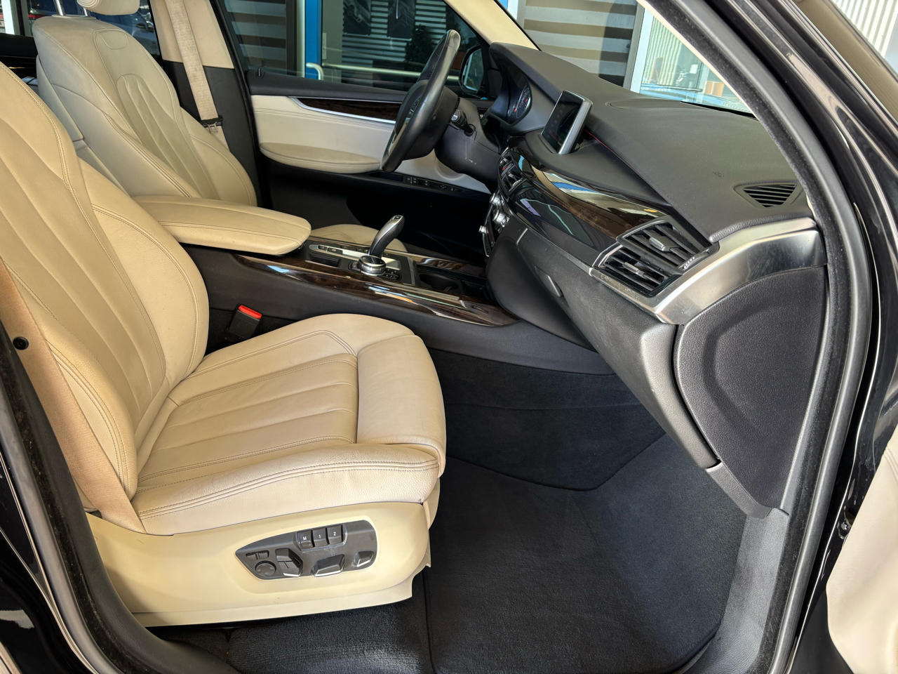 BMW X5 AWD 4dr xDrive50i 2014