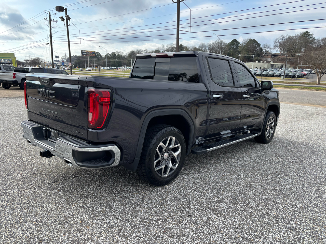 GMC Sierra 1500 4WD Crew Cab 147" SLT 2022