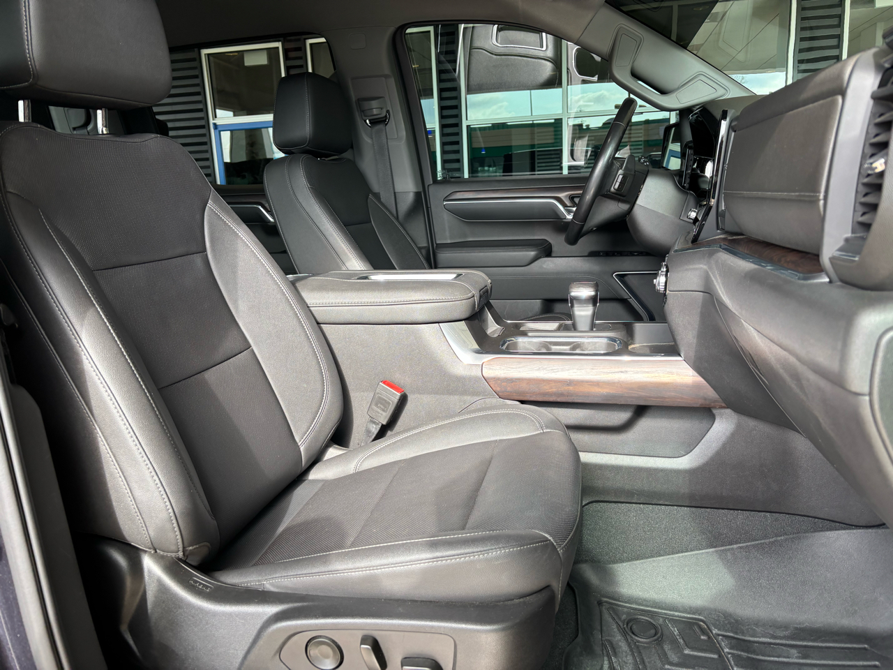 GMC Sierra 1500 4WD Crew Cab 147" SLT 2022