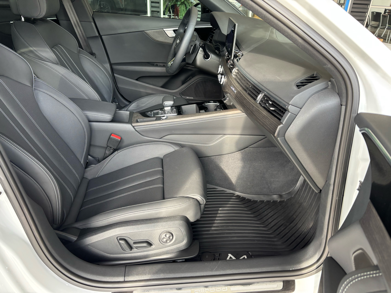 Audi A4 allroad Premium Plus 45 TFSI quattro 2023