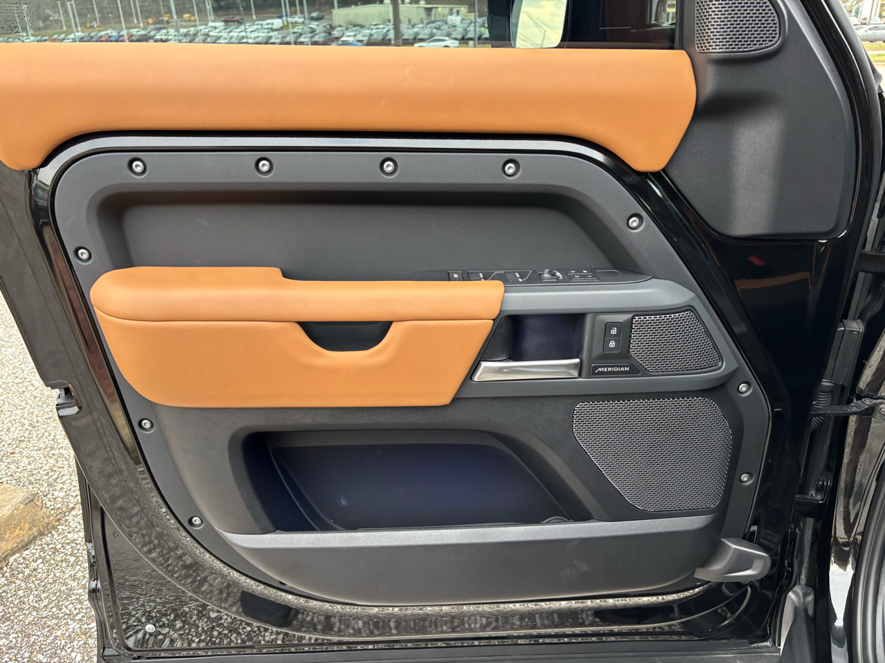 Land Rover Defender 110 P400 X 2024