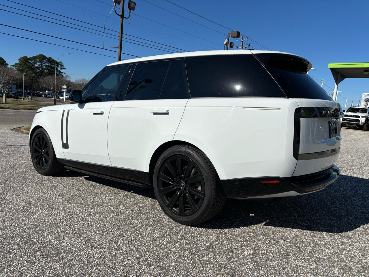 Land Rover Range Rover P400 SE SWB 2023