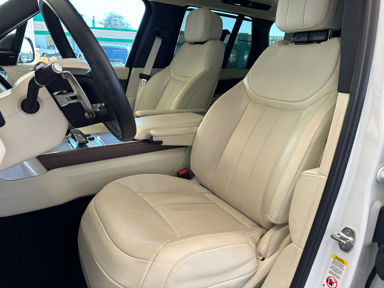 Land Rover Range Rover P400 SE SWB 2023