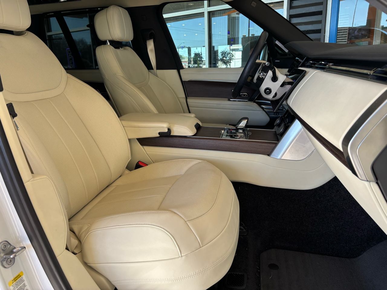 Land Rover Range Rover P400 SE SWB 2023