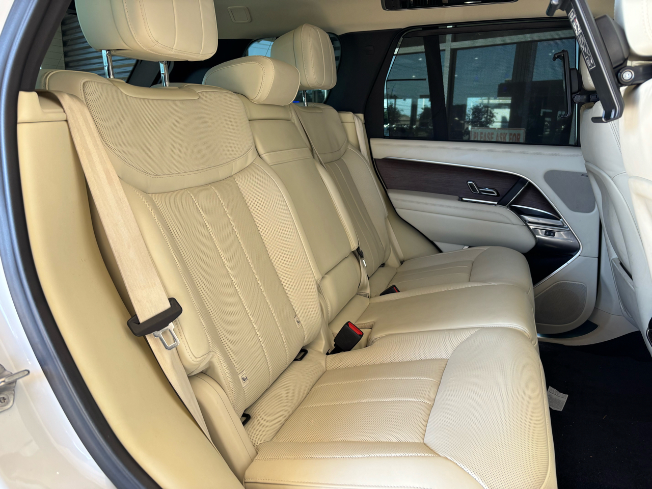 Land Rover Range Rover P400 SE SWB 2023