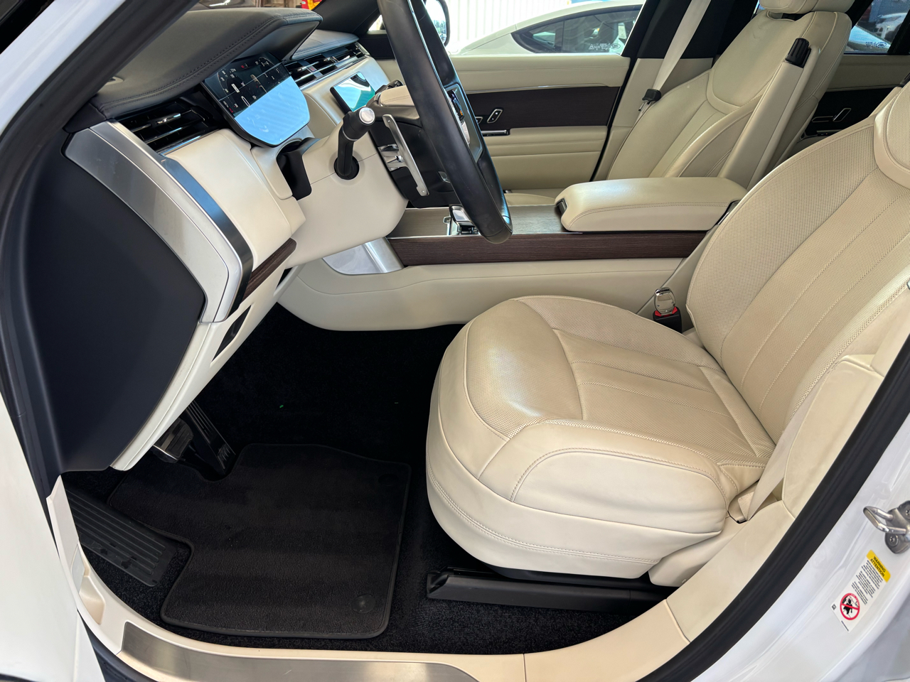 Land Rover Range Rover P400 SE SWB 2023