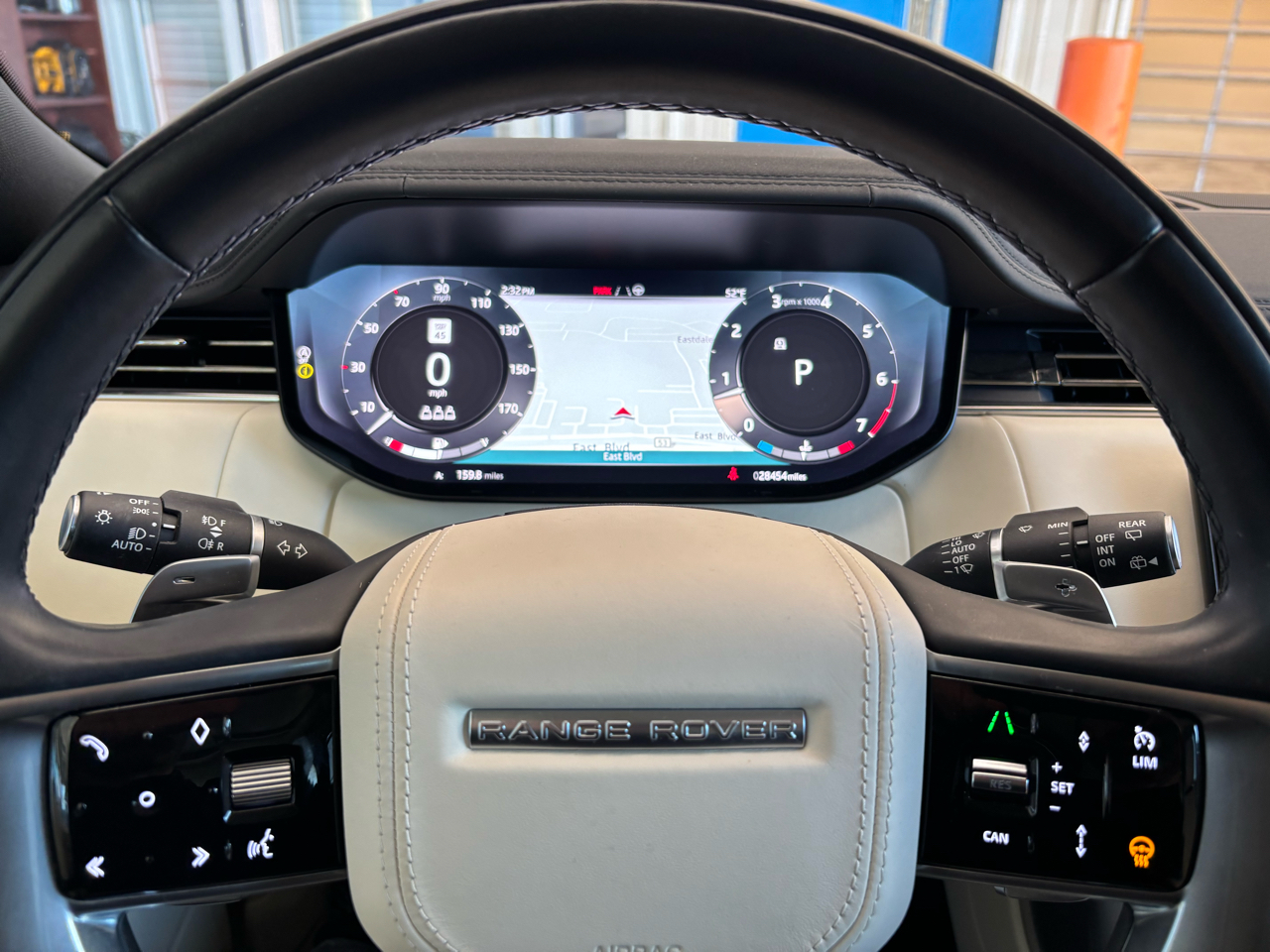 Land Rover Range Rover P400 SE SWB 2023