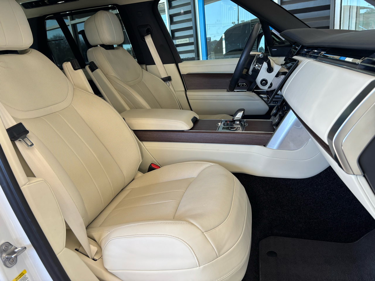 Land Rover Range Rover P400 SE SWB 2023