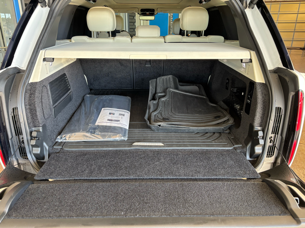 Land Rover Range Rover P400 SE SWB 2023