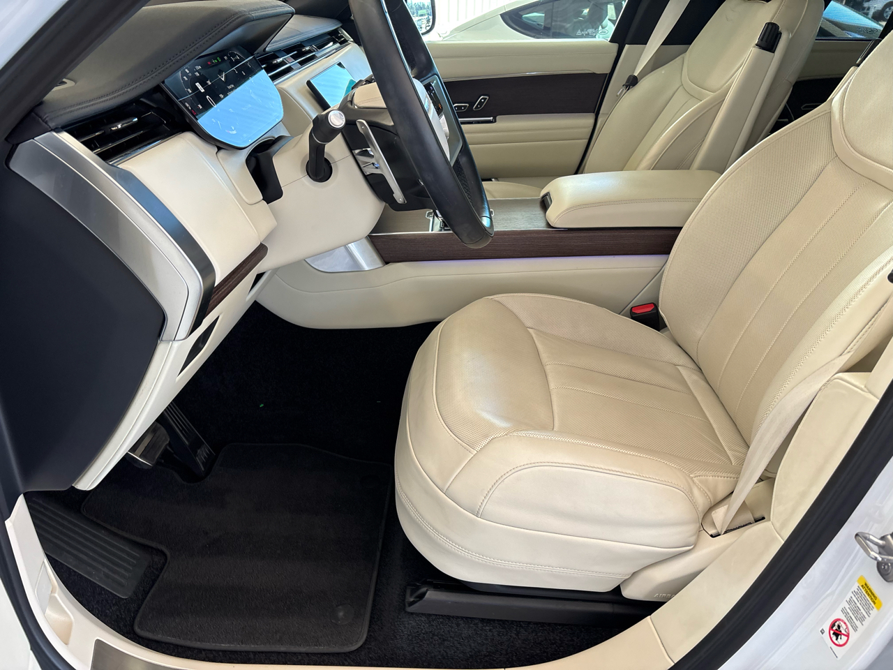 Land Rover Range Rover P400 SE SWB 2023