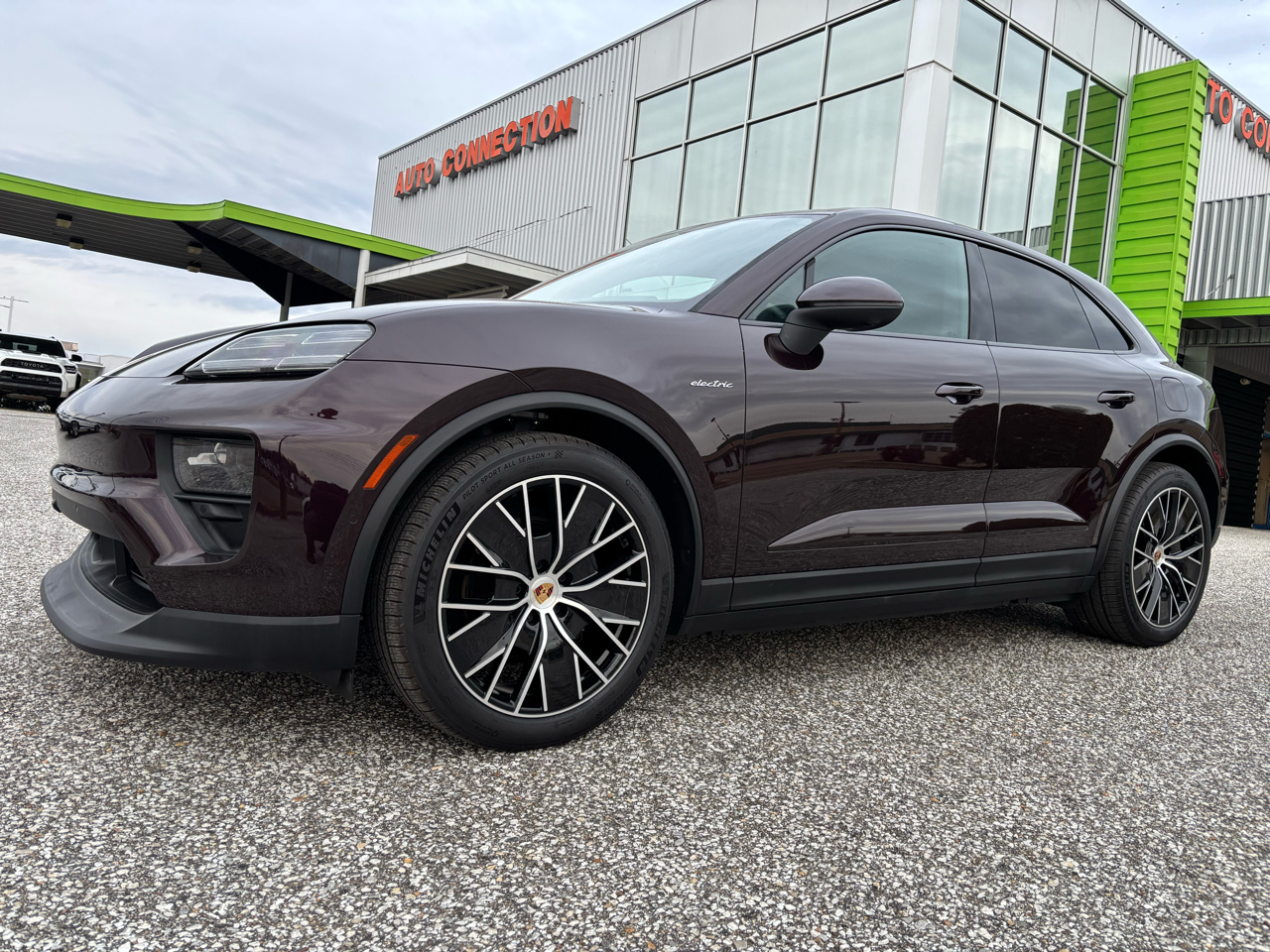 Porsche Macan Electric 4 AWD 2024