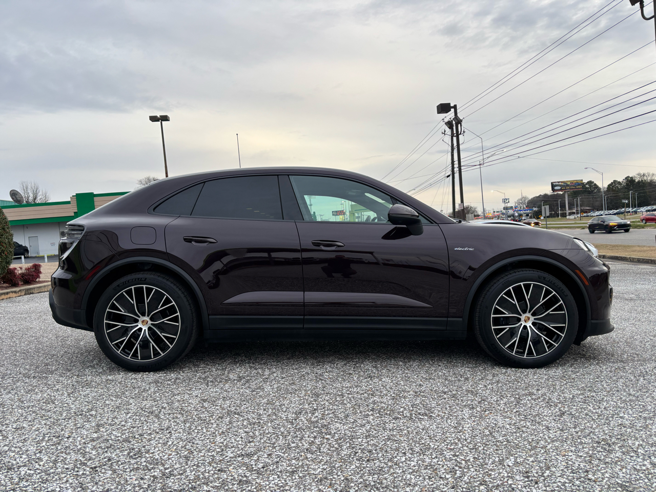 Porsche Macan Electric 4 AWD 2024