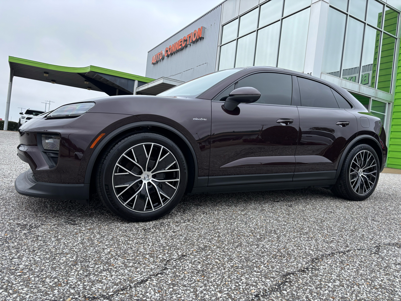 Porsche Macan Electric 4 AWD 2024