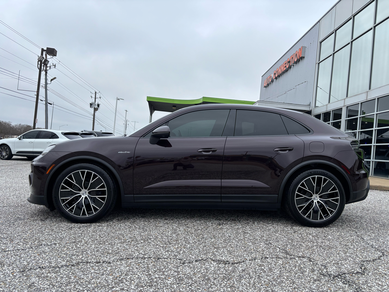 Porsche Macan Electric 4 AWD 2024