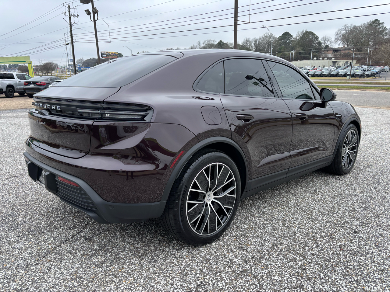Porsche Macan Electric 4 AWD 2024