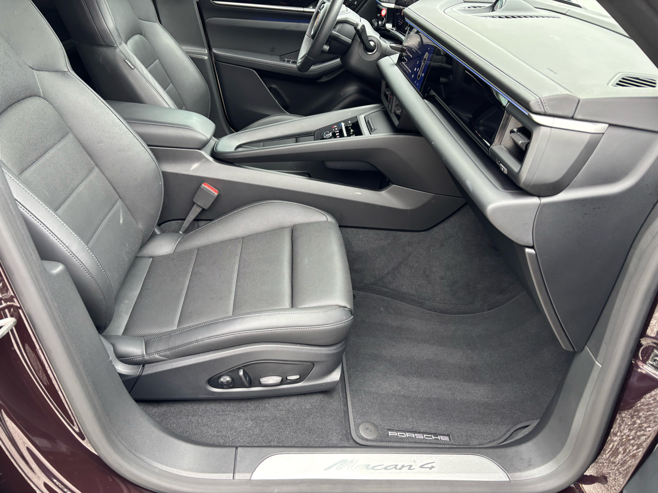 Porsche Macan Electric 4 AWD 2024