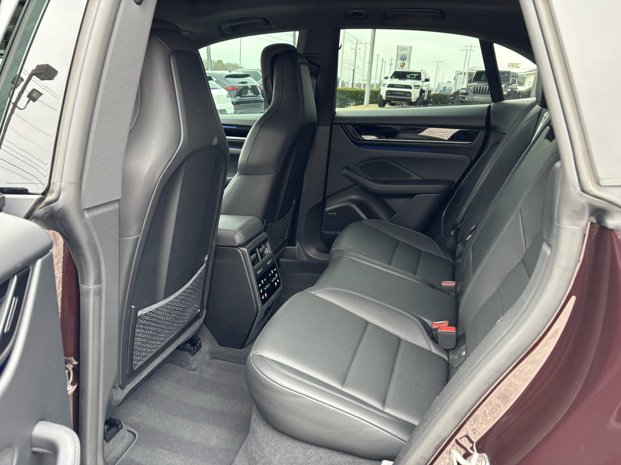 Porsche Macan Electric 4 AWD 2024