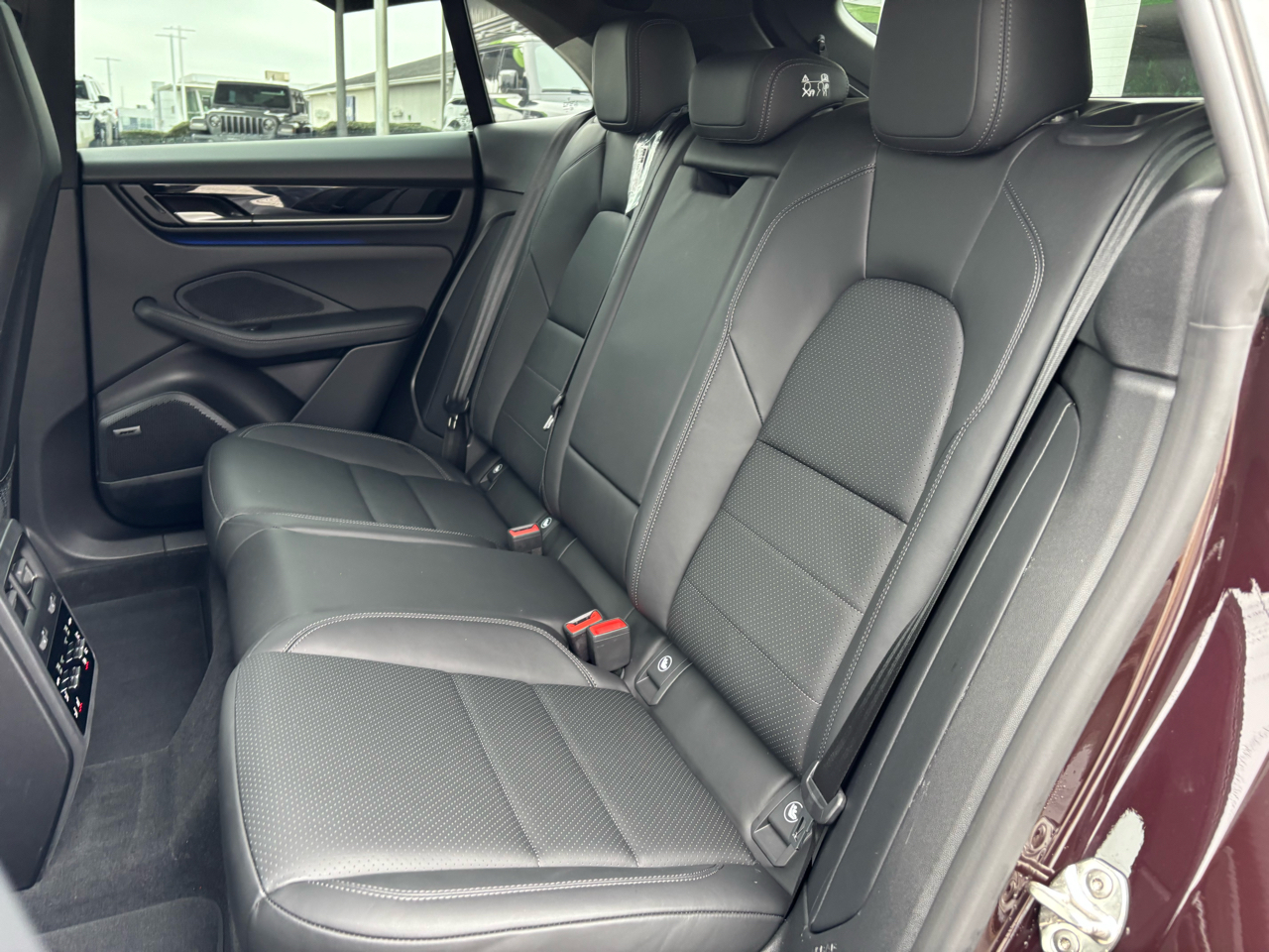 Porsche Macan Electric 4 AWD 2024