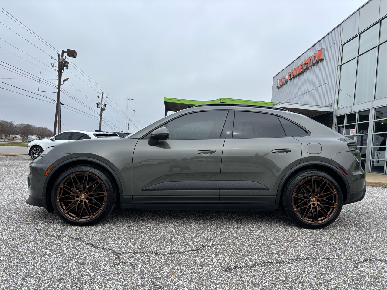 Porsche Macan Electric 4 AWD 2024