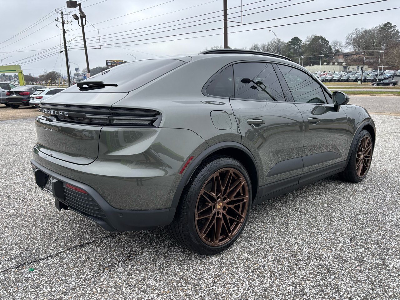 Porsche Macan Electric 4 AWD 2024