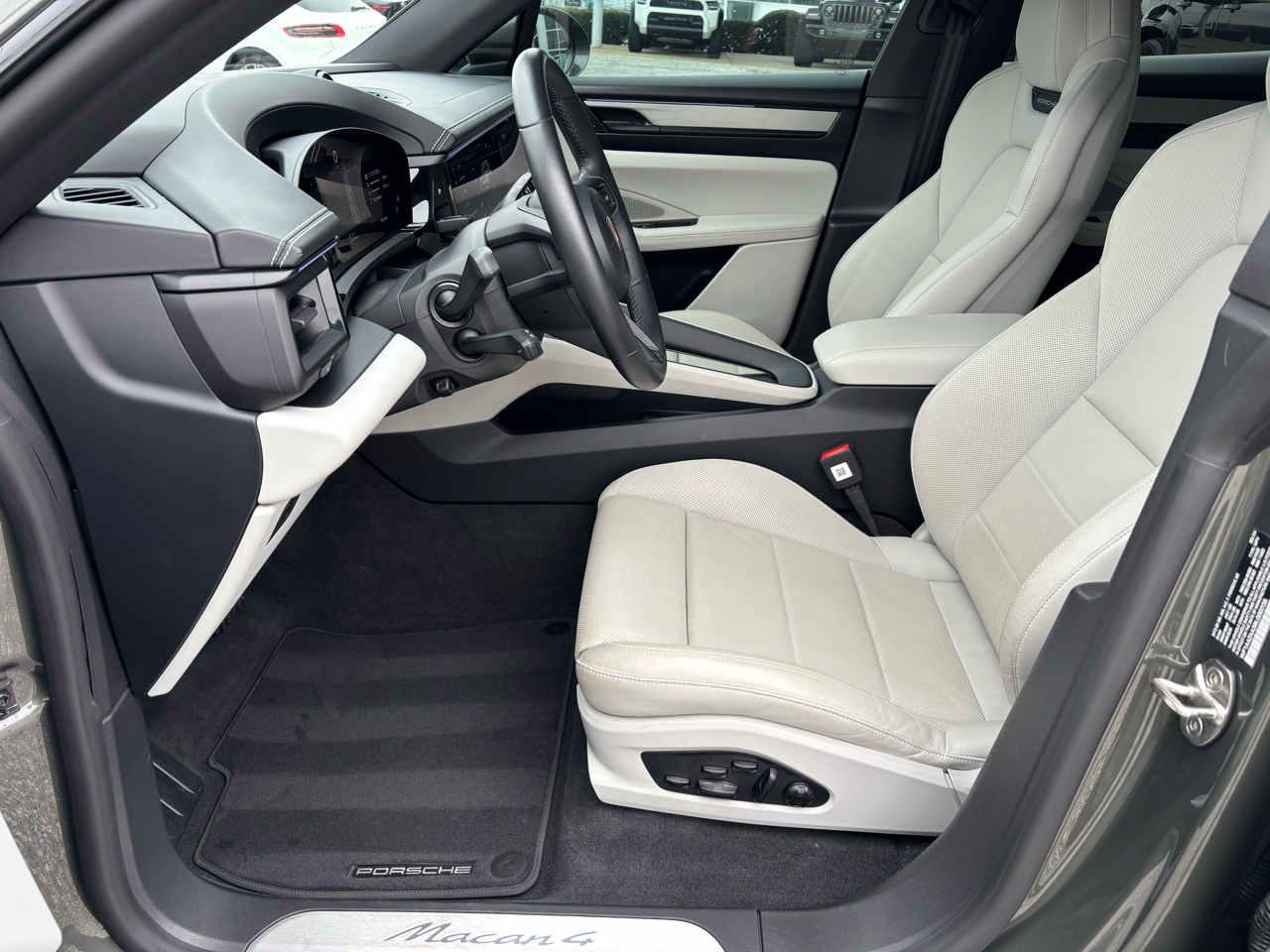 Porsche Macan Electric 4 AWD 2024