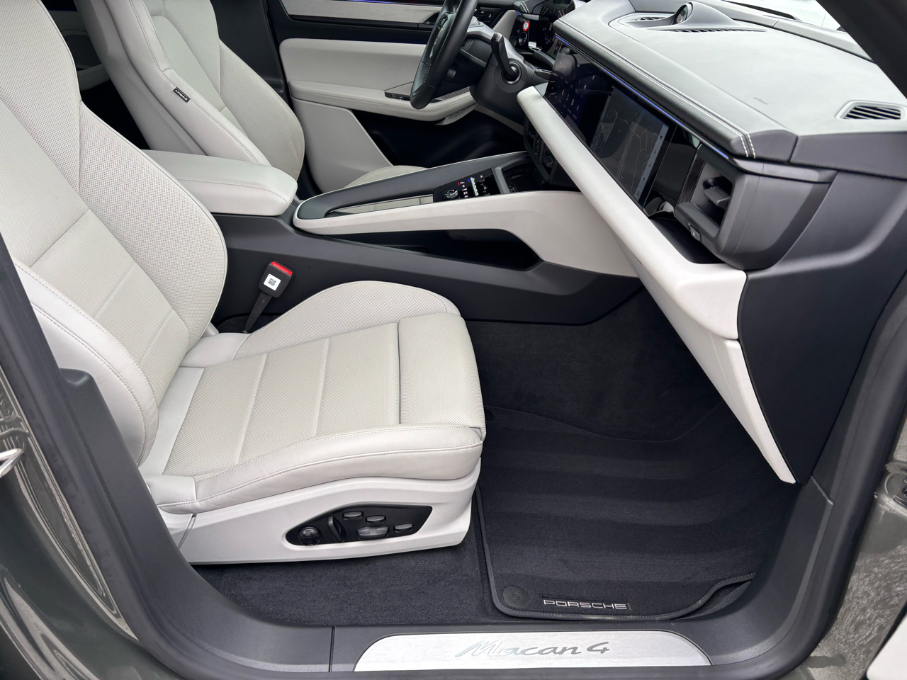 Porsche Macan Electric 4 AWD 2024