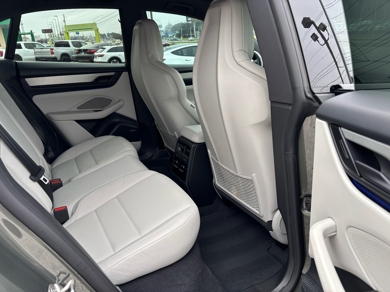 Porsche Macan Electric 4 AWD 2024