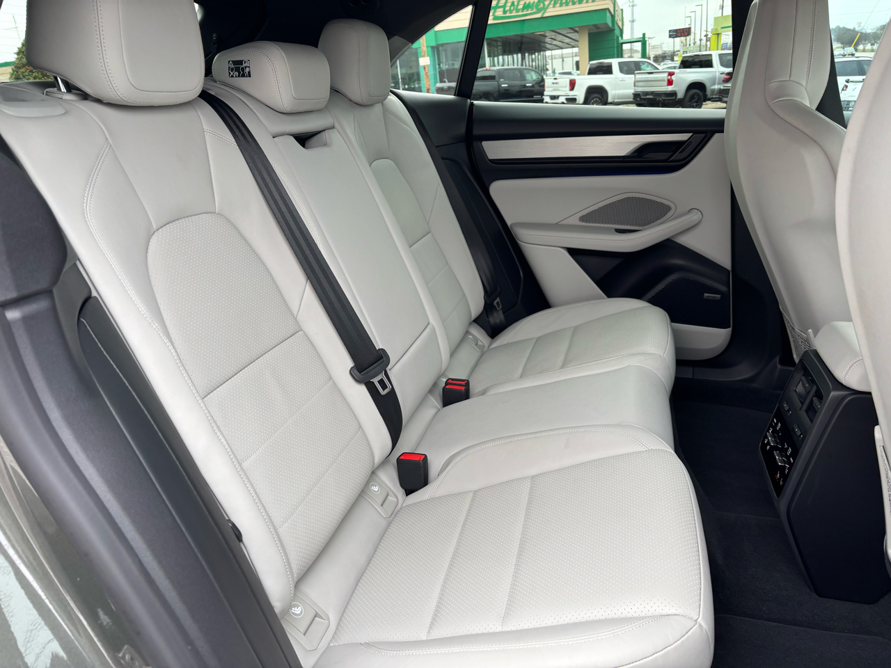 Porsche Macan Electric 4 AWD 2024