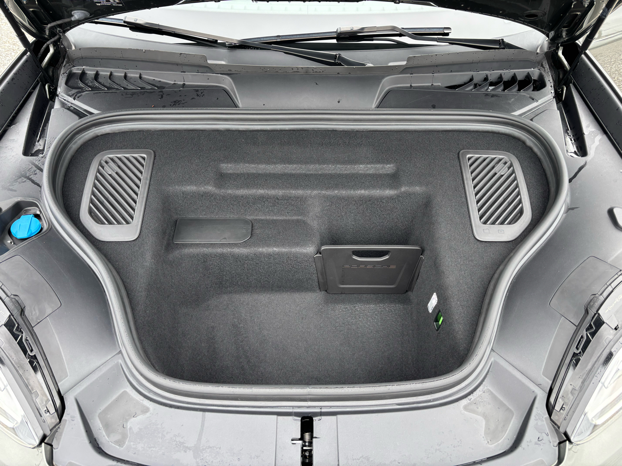 Porsche Macan Electric 4 AWD 2024