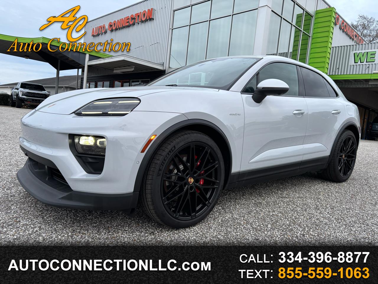 2025 Porsche Macan Electric 4S AWD