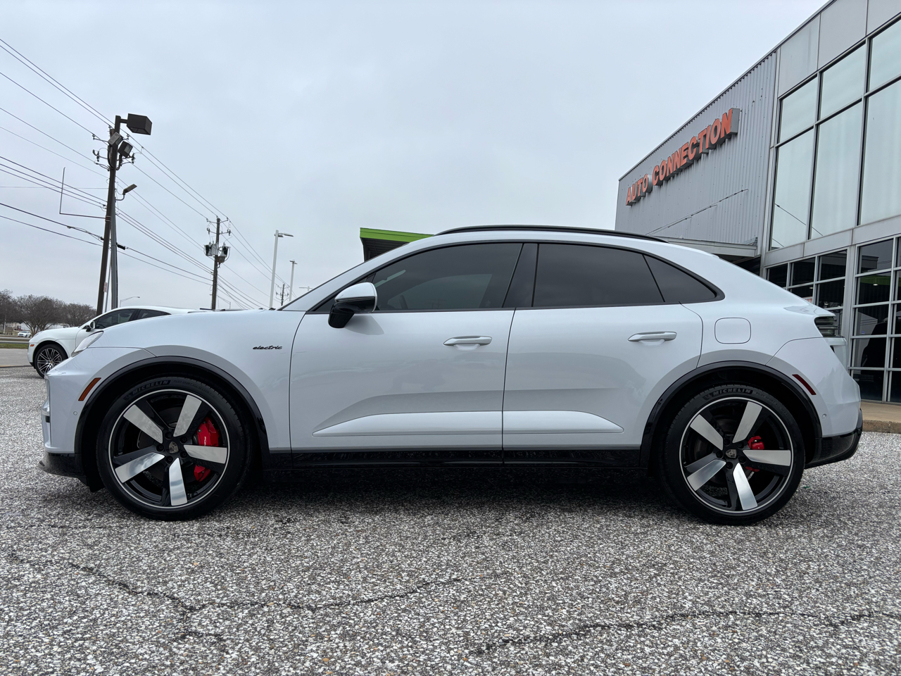 Porsche Macan Electric Turbo AWD 2025