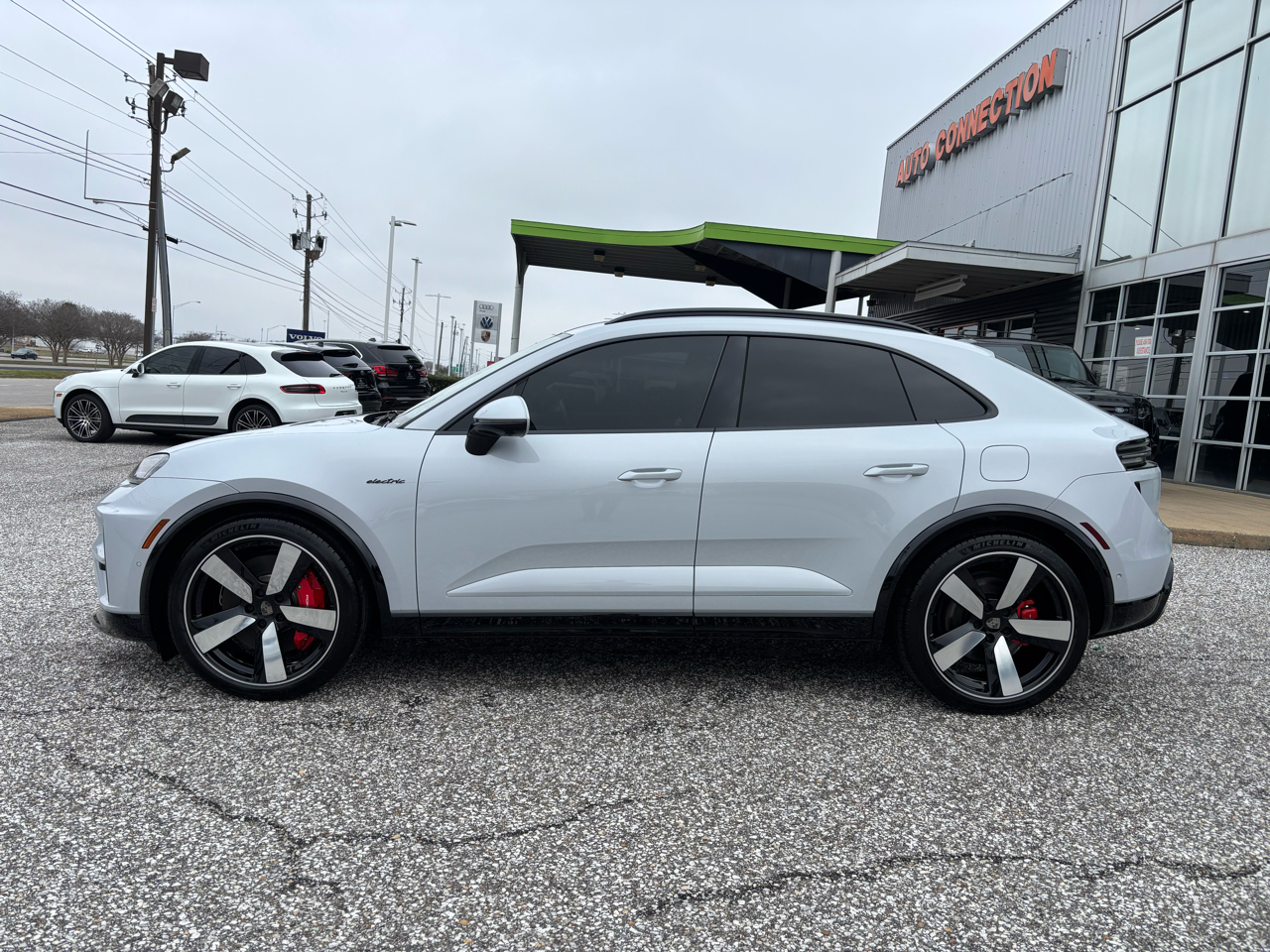 Porsche Macan Electric Turbo AWD 2025