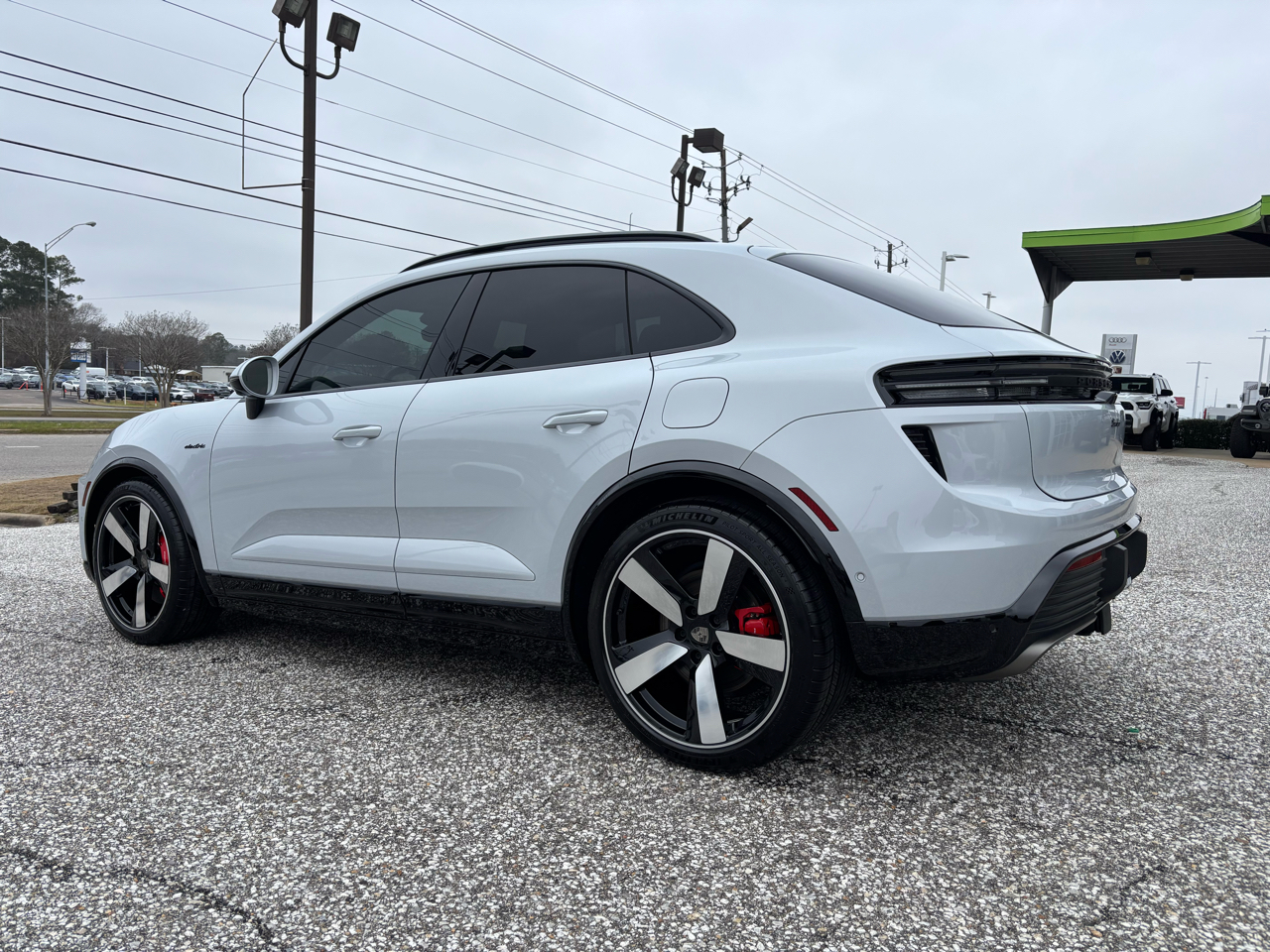 Porsche Macan Electric Turbo AWD 2025