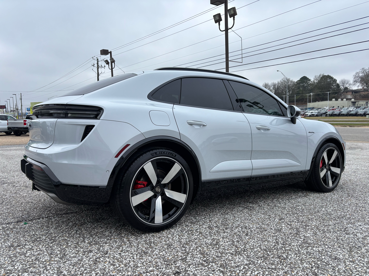 Porsche Macan Electric Turbo AWD 2025