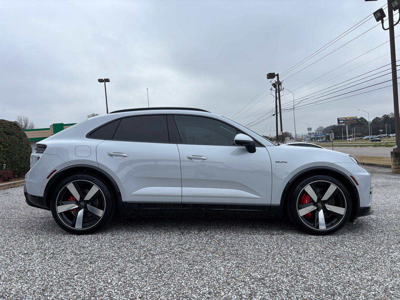 Porsche Macan Electric Turbo AWD 2025