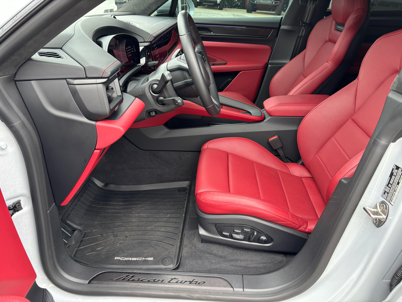 Porsche Macan Electric Turbo AWD 2025