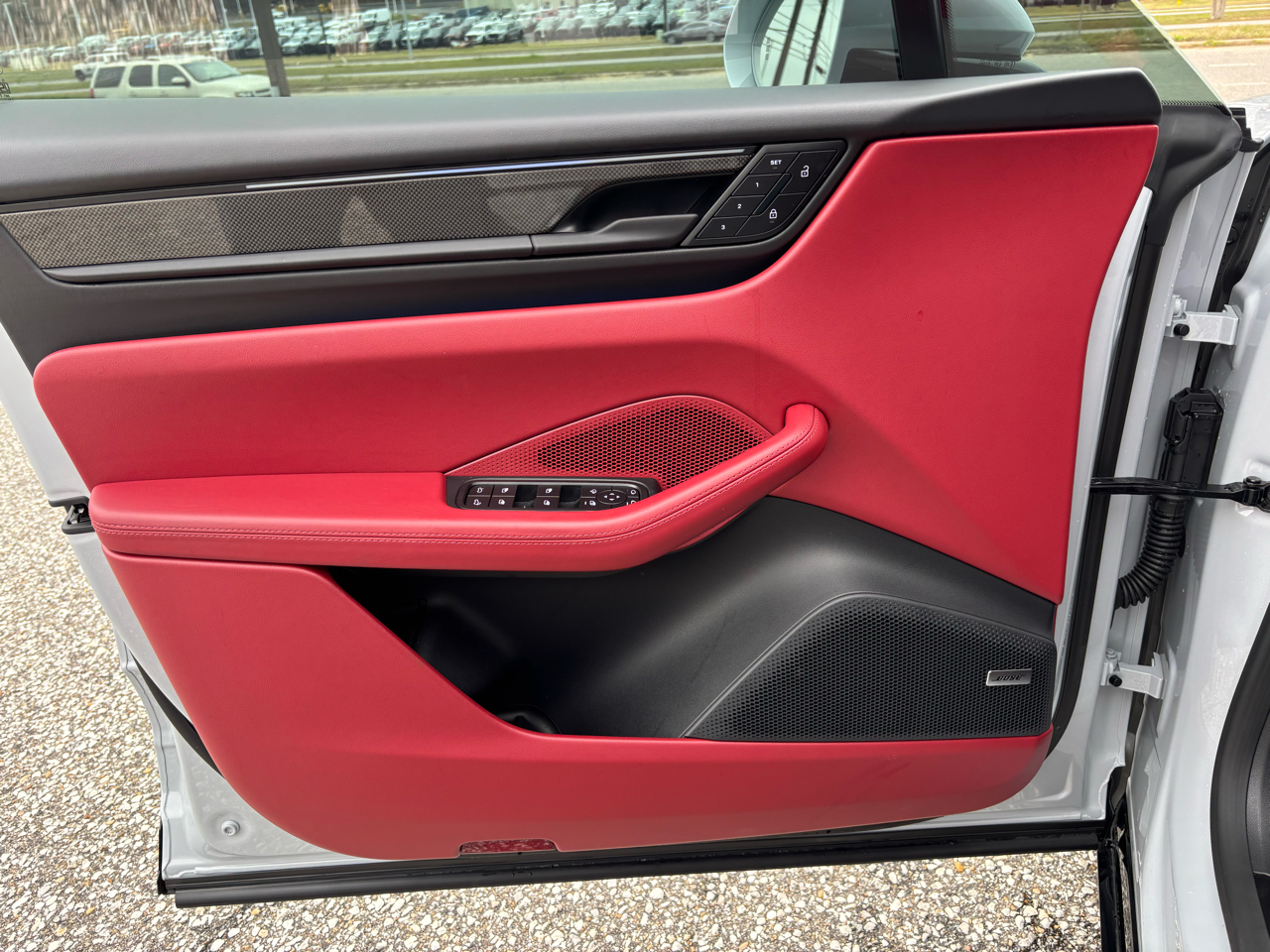 Porsche Macan Electric Turbo AWD 2025