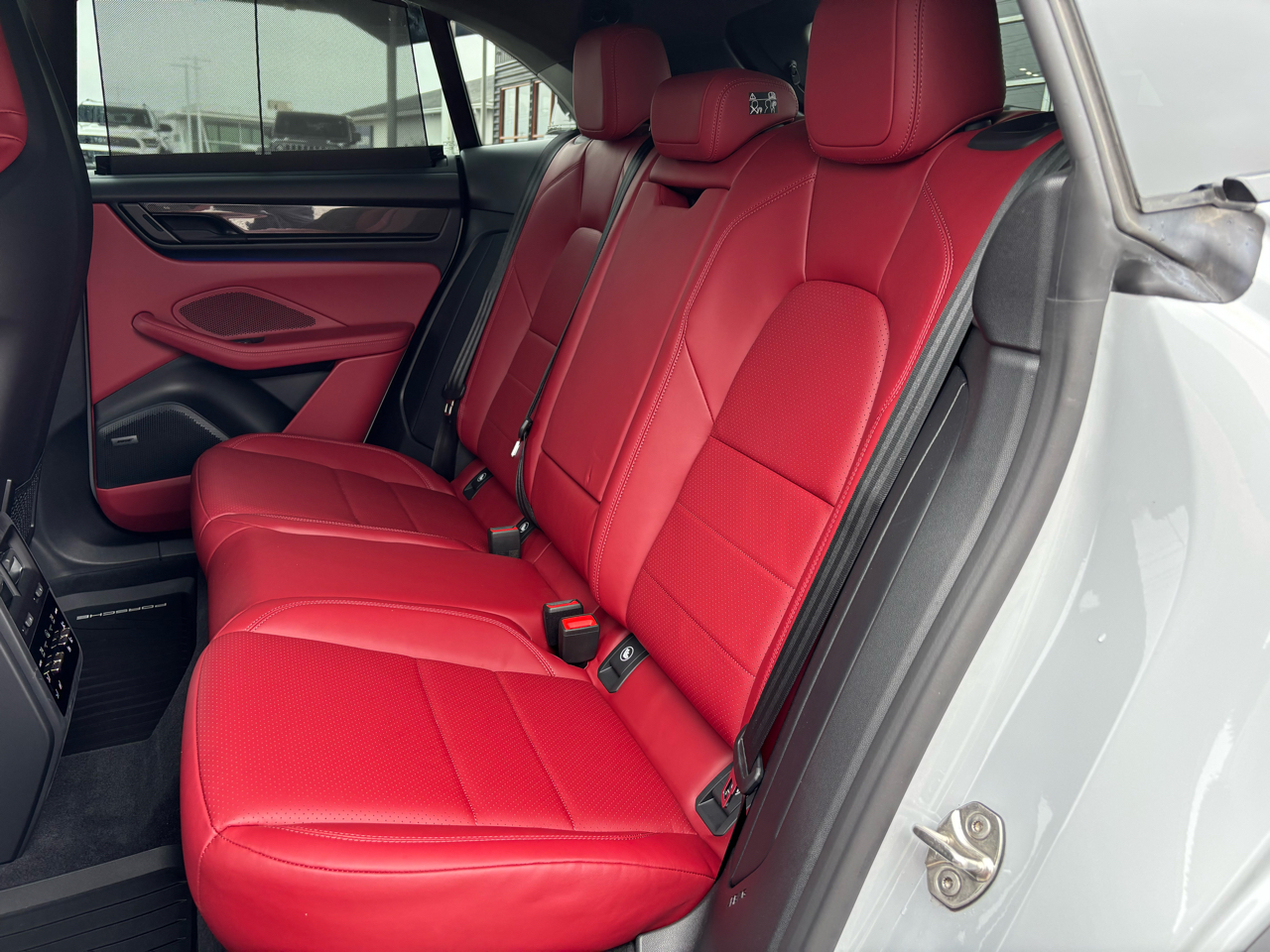 Porsche Macan Electric Turbo AWD 2025