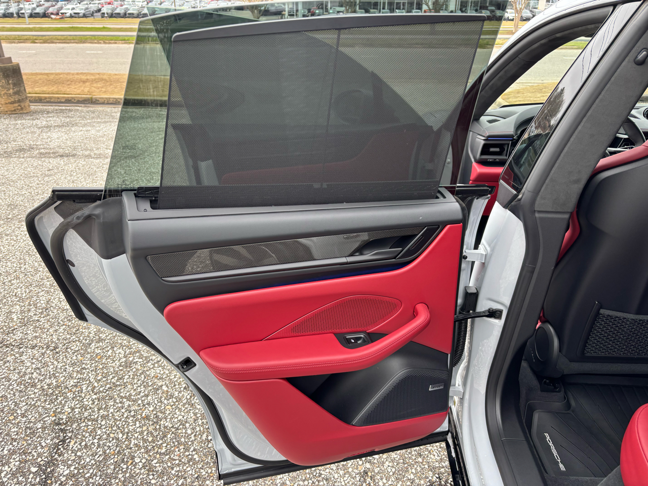 Porsche Macan Electric Turbo AWD 2025