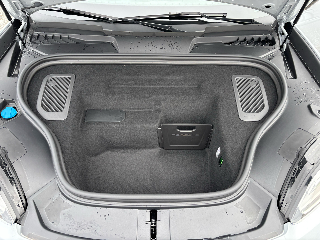 Porsche Macan Electric Turbo AWD 2025