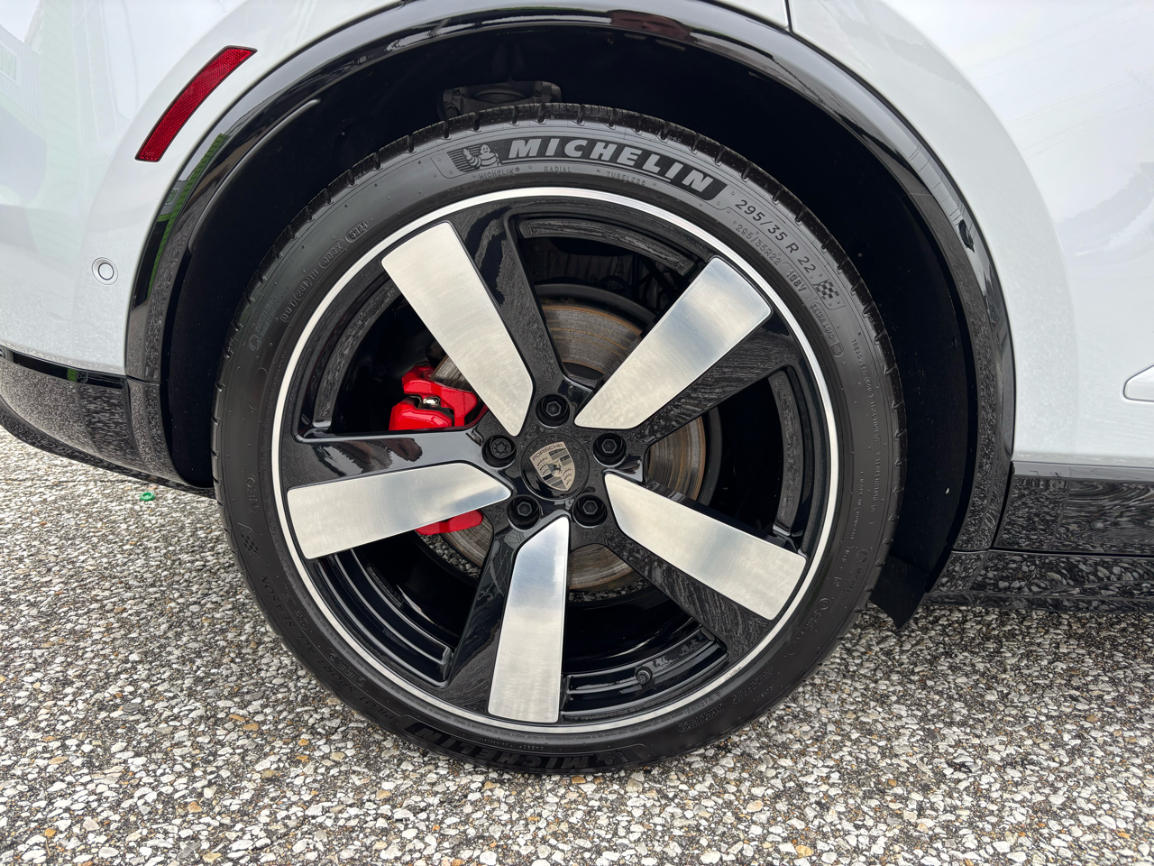 Porsche Macan Electric Turbo AWD 2025